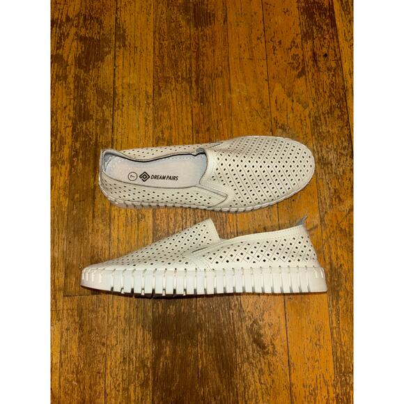 Dream Pairs White Slip-On Shoes - 7 - Picture 5 of 9